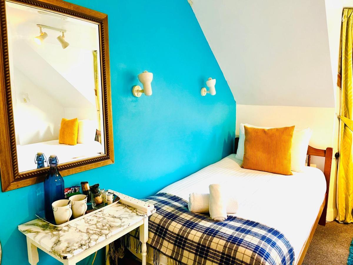 Rowantreebank Bed And Breakfast Аррочар Экстерьер фото