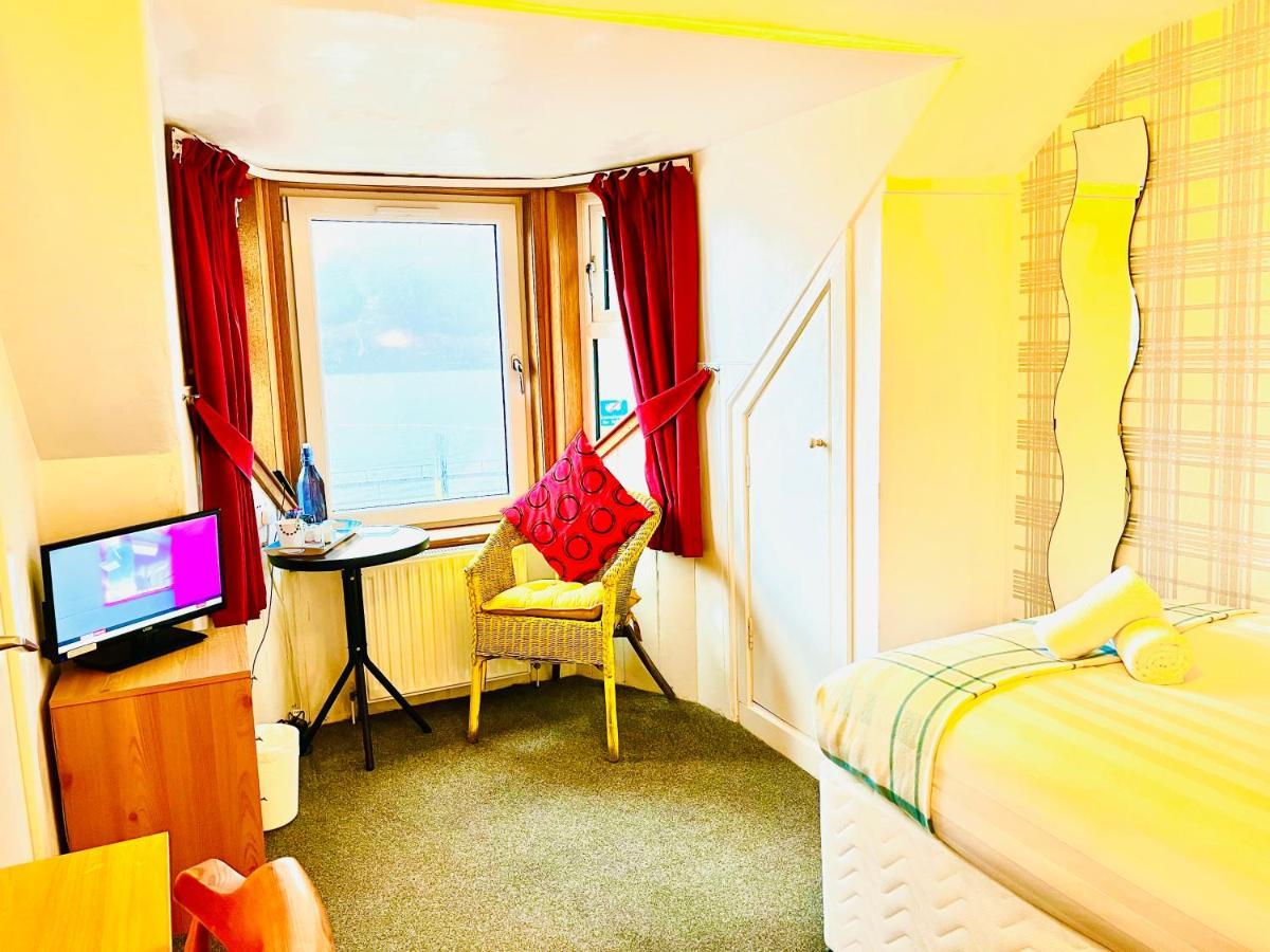 Rowantreebank Bed And Breakfast Аррочар Экстерьер фото