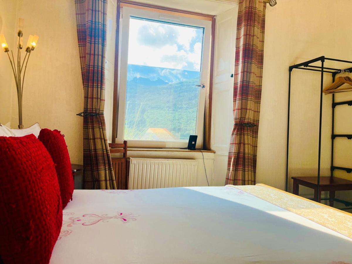 Rowantreebank Bed And Breakfast Аррочар Экстерьер фото